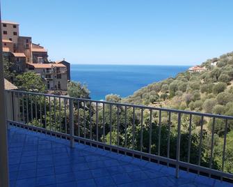 I Fiori di Donna Ester - Pisciotta - Balcone