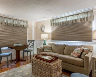 Steps to Perkins Cove, Ogunquit, ME - York - Living room