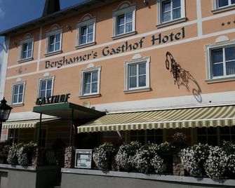 Berghamer's Gasthof Hotel - Neukirchen am Walde - Edificio