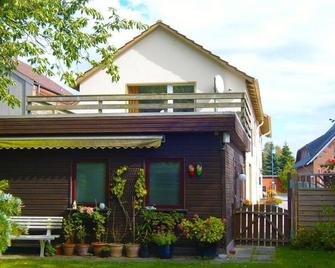 Holiday apartment Butjadingen for 1 - 3 persons with 1 bedroom - Holiday apartment in one or multi-f - Butjadingen - Gebäude