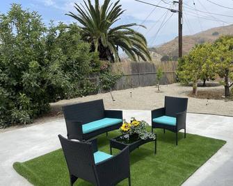 Cozy nature and beach inspired space - Ventura - Patio