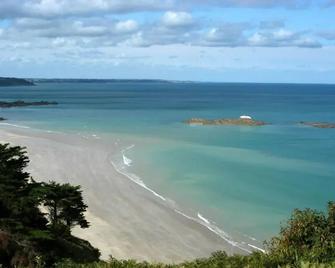 Superbe Maison 4 Personnes Entre Le Port Et Le Centre, Cour Privative, Wifi & Netflix Gratuits - Saint Brieuc - Plage