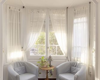 Ally's Guest House Barcelona B&B - Βαρκελώνη