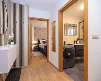 Luxx Home BC, Zentral - Balkon - Parkplatz - voll ausgestattete Küche - Біберах-на-Рісі