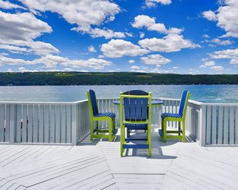 Star Cove: Luxury Couples Retreat! - Hammondsport - Balcón