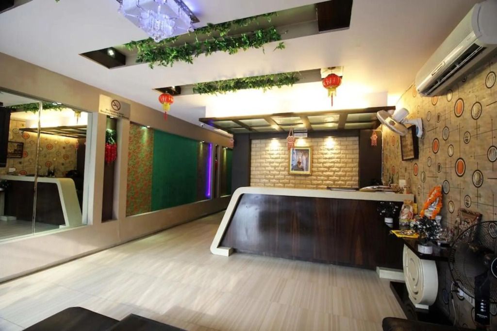 Liv Inn - New Delhi - Front desk