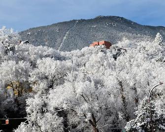 The Heart of Manitou Springs. Award-winning. Luxurious. Romantic. 2nd Floor East - Manitou Springs - Property amenity