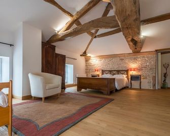 Le Logis D'Azé - Igé