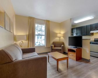 Extended Stay America Suites - Chicago - Elgin - West Dundee - West Dundee - Living room