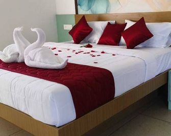 Hotel Eden Palace - Thrissur - Habitación