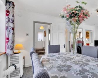 Valley Rise By My Getaways Free Parking - Hove - Jídelna