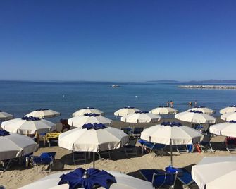 Hotel Boschetto - Follonica - Pláž