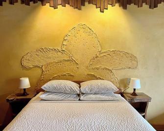 The Bunkhouse Inn Room 2-with AC -Walk to downtown Winthrop! - Winthrop