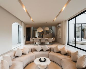 Villa Sayuri by Alfred in Bali - North Kuta - Living room