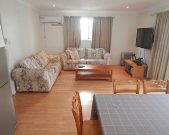 Pine Cottage - Brisbane - Pokój dzienny