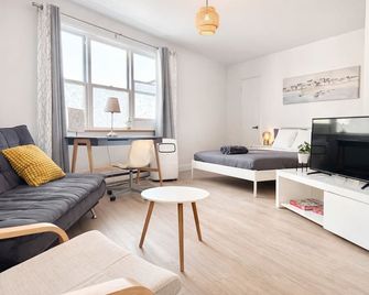 Little Gem - 2 Beds - AC - 5 min Downtown - Quebec - Sala de estar