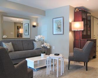 Stylish Renovated Flat, Central, Walk to DC Sights - واشنطن د.ك. - غرفة معيشة