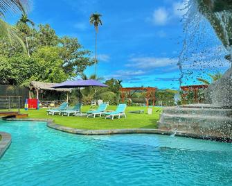 Palau Central Hotel - Koror - Pool