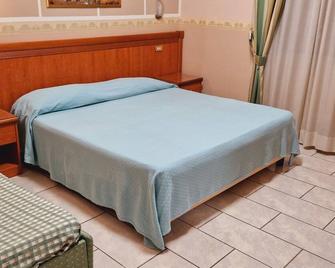 Hotel Lento - Melito di Napoli - Habitación