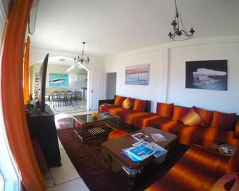 He'e Nalu Surf Camp Morocco - Taghazout - Salon