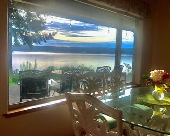 Waterfront Home - 3 Br, 2 Ba - Port Hadlock - Essbereich