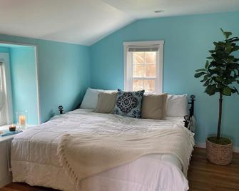 Quiet Cozy Apt Minutes from the Beaches and Shops! - Rockport - Schlafzimmer