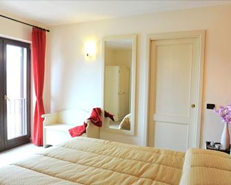 Residence Les Amis - Castel di Sangro - Camera da letto