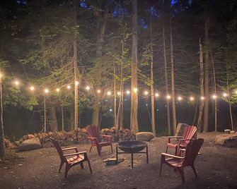 Modern tiny home in Muskoka - Mary Lake! - Huntsville - Patio