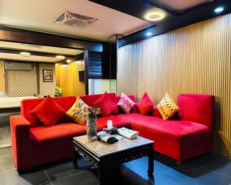 Hotel Seaview - Karachi - Living room