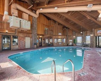 Pinedale Hotel & Suites - Pinedale - Pool