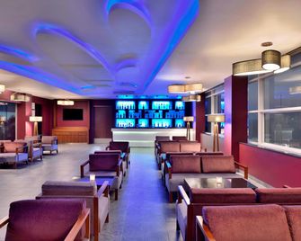 Four Points by Sheraton Mahabalipuram Resort and Convention Center - Mahabalipuram - Bar