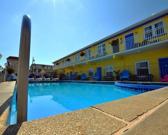 Nantucket Inn & Suites - ווילדווד - בריכה