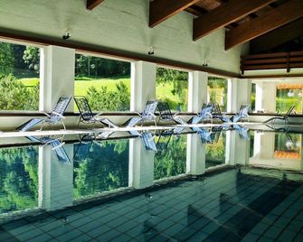 Hotel Bad Serneus - Klosters-Serneus - Piscina