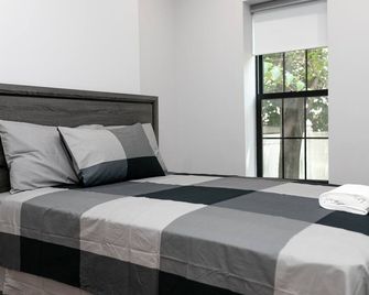 A lovely nice building, peaceful, brand new house with furniture, welcoming! - ברוקלין - חדר שינה