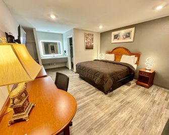Ozark Inn & Suites - Ozark