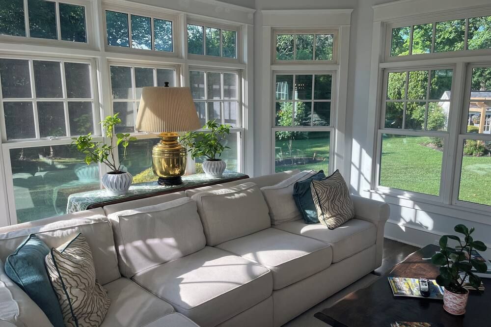 Luxury on the Main Line! Perfect for spring and college visits!