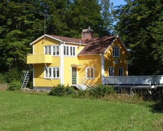 Hotell & Pensionat Björkelund - Diö - Building