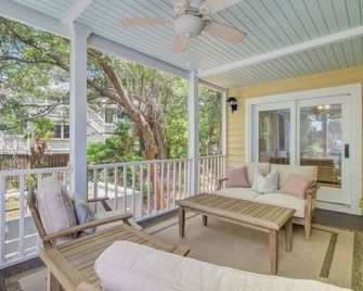 Steps to Beach & Pool Screened Porch Pelican Bay 45 at Wild Dunes Resort - Isle of Palms - Balcony