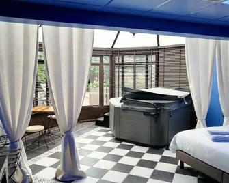 Chambres D'hôtes Avec spa Privatif - Alès - Bedroom