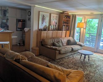 Tranquility and so close to Boston - Concord - Wohnzimmer