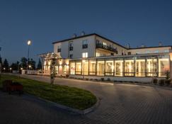 Hotel Radocza Park Business - Wadowice - Gebouw
