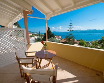 Hotel Sofia - Nikiana - Balcon