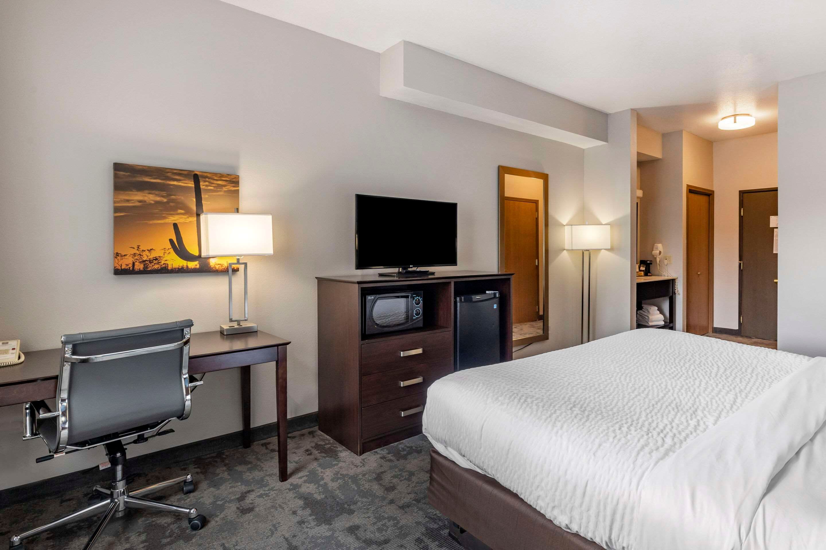 Bedroom view of Clarion Inn Kingman I-40 Route 66