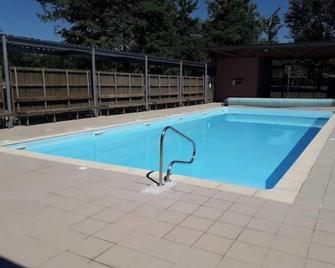 Lakeside cottage - Нонтрон - Басейн