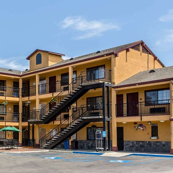 Building view of Quality Inn Salinas