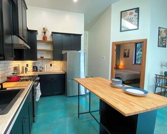 Modern Home in Country Setting, Close To - Arcata - Küche