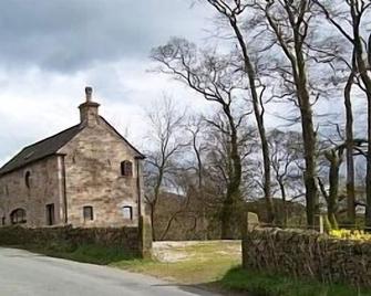 Woodview Barn Is A Rural Detached Converted Barn With Stunning Countryside Views - Leek - Building