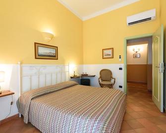 Hotel Mergellina - Naples - Bedroom