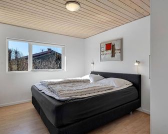 Stunning Home In Esbjerg V With Kitchen - Esbjerg - Bedroom