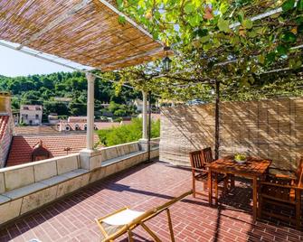 Eco Apartments Kate - Sudurad - Innenhof